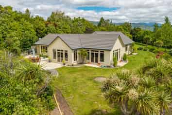 96 Totara View Road, WAKEFIELD