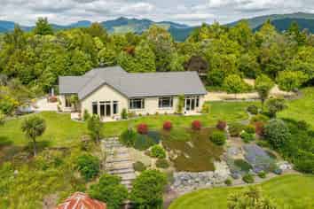 96 Totara View Road, WAKEFIELD