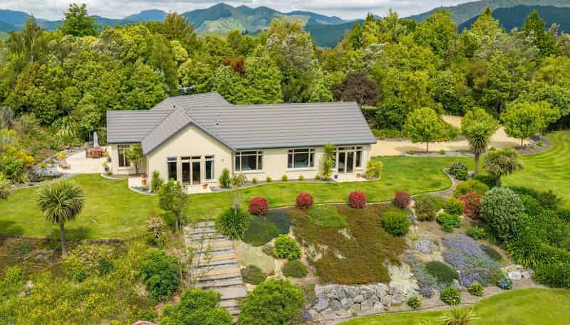 96 Totara View Road, WAKEFIELD