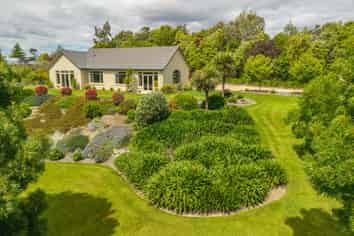 96 Totara View Road, WAKEFIELD