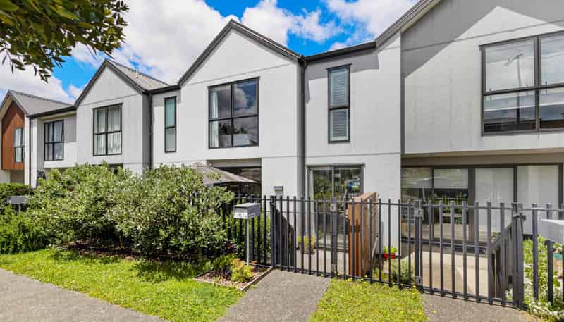 21 Gateway Avenue, Beachlands