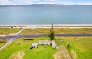 587 East Coast Road, Kaiaua