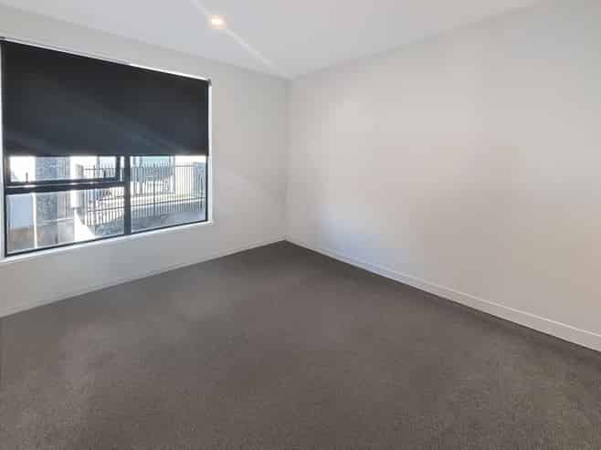 2/323 Lincoln Road , Addington