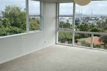 13/12 Burrows Ave , Parnell