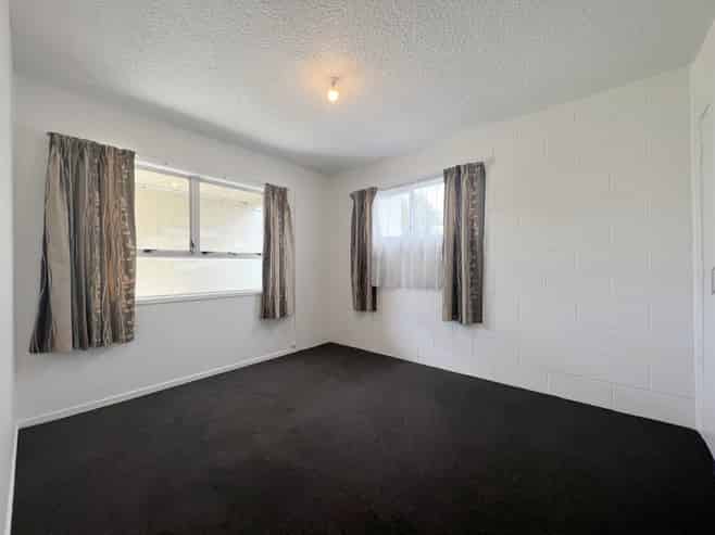 2/239 Old Farm Road, Hamilton East