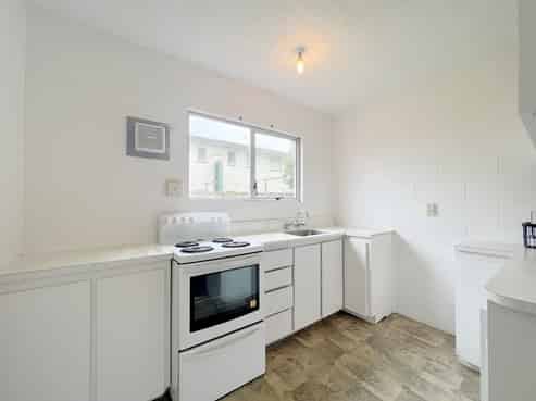 2/239 Old Farm Road, Hamilton East