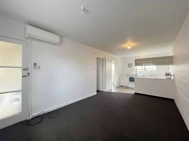 2/239 Old Farm Road, Hamilton East