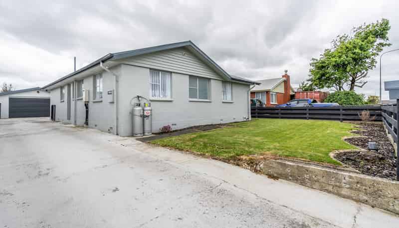 75 Glenalmond Crescent, Rockdale