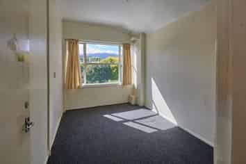 8 Queen Street, Wainuiomata