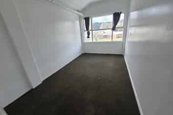 8 Queen Street, Wainuiomata