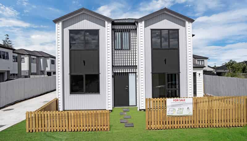 8A Gardiner Grove, Mangere