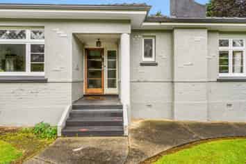 12 Whitehaven Street, Lawrence