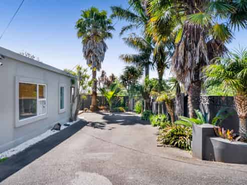 70 Seaview Road, Marfell