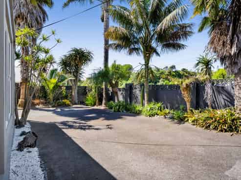 70 Seaview Road, Marfell