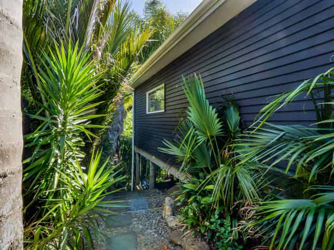 70 Seaview Road, Marfell