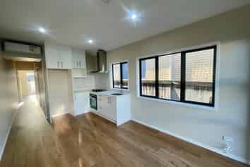 28a Kimber Hall Avenue, Mount Roskill