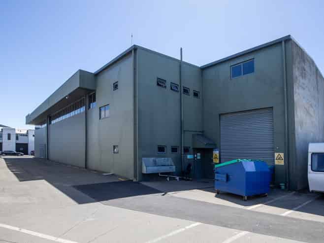 City fringe office & workshop