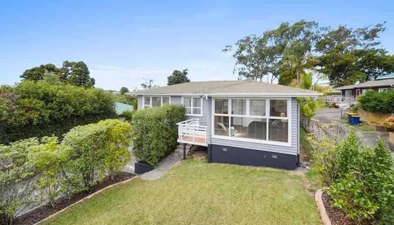 8 Arrow Road, Forrest Hill