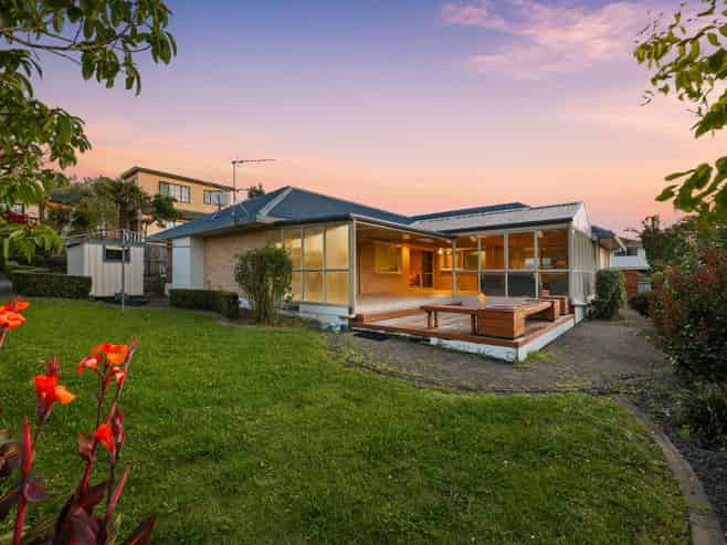 33 Wiltshire Place, Somerville