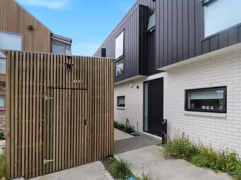 7/1 Rainey Grove, Taita