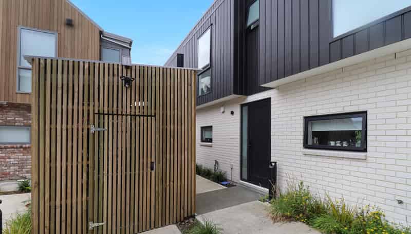 7/1 Rainey Grove, Taita