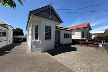 Standalone Jervois Rd medical space!