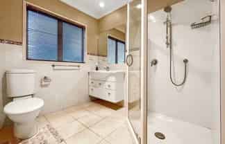 2a Manon Crescent, Greenhithe