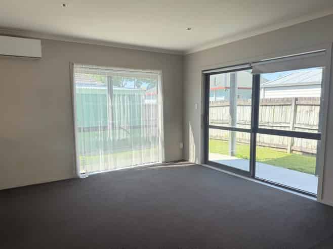 8A Sare Crescent, Fairfield