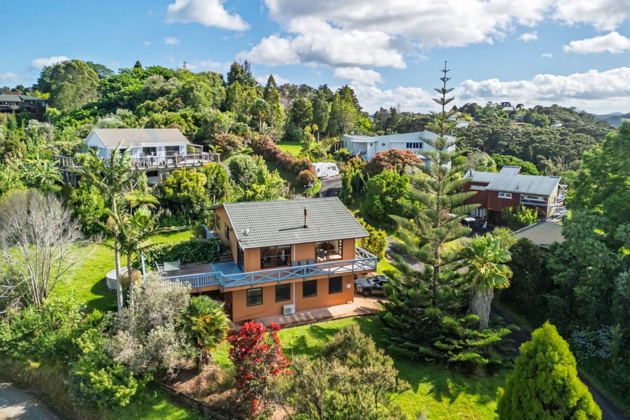 A Hidden Haven with Panoramic Inlet Views - Ansicht 4