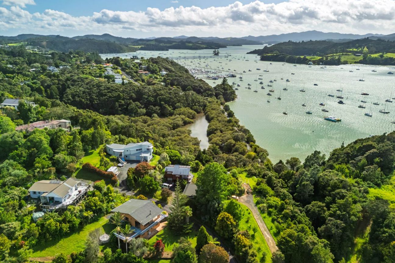 A Hidden Haven with Panoramic Inlet Views - Ansicht 6