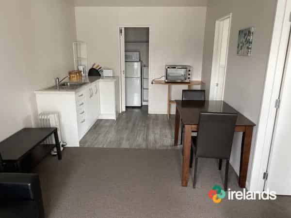 Room 7/6 Mermaid Place, Southshore