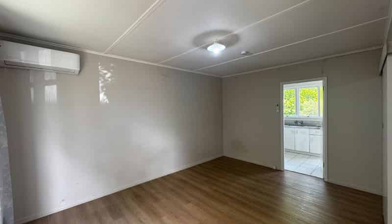 2/11 Atkinson Avenue, Otahuhu