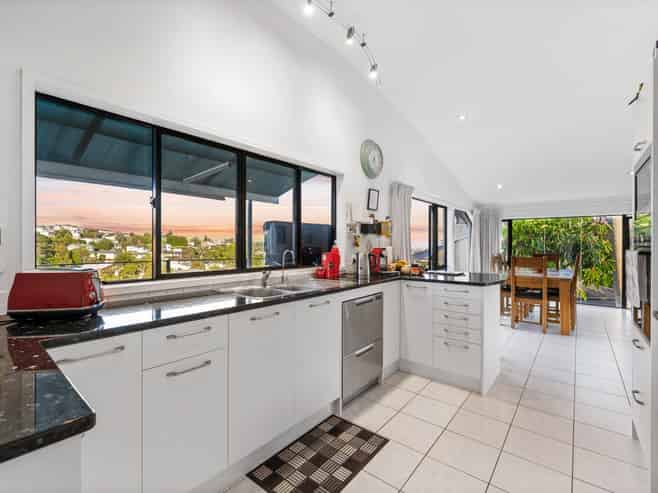 817C East Coast Road, Browns Bay