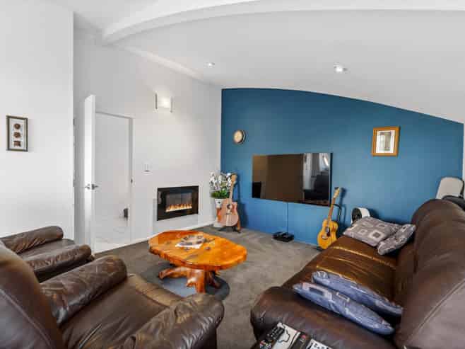 817C East Coast Road, Browns Bay