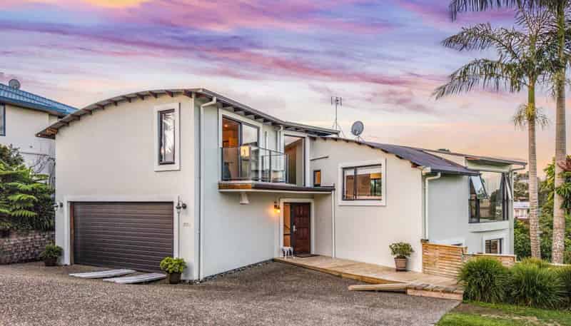 817C East Coast Road, Browns Bay