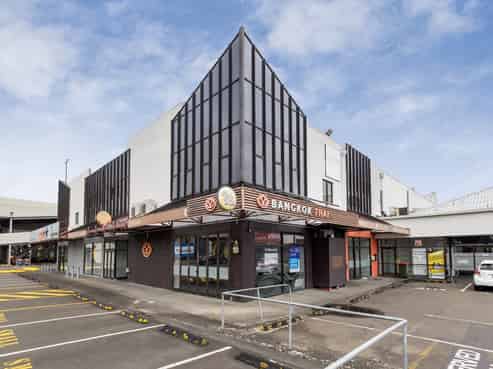 Prime retail/office opportunity next to The Plaza