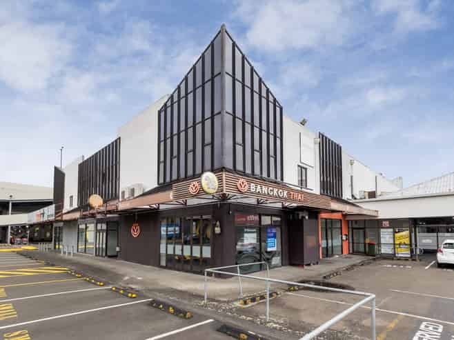 Prime retail/office opportunity next to The Plaza