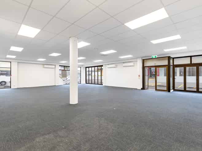 Prime retail/office opportunity next to The Plaza