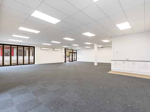 Prime retail/office opportunity next to The Plaza