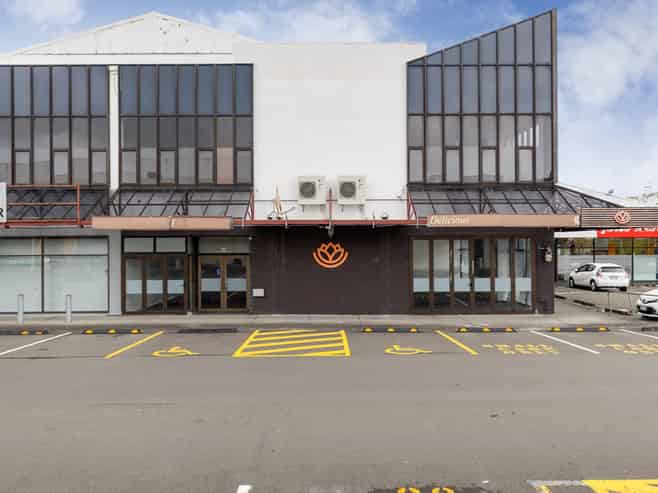 Prime retail/office opportunity next to The Plaza