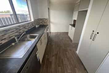 27 Exeter Crescent, Springvale