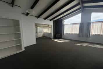 27 Exeter Crescent, Springvale