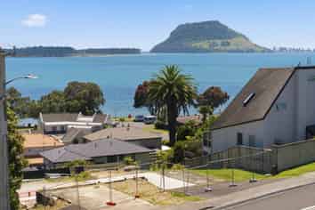 3 Levers Road, Matua