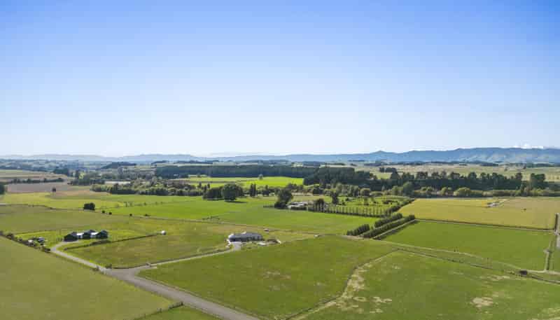 55 Tiniwhetu Lane, Cheltenham