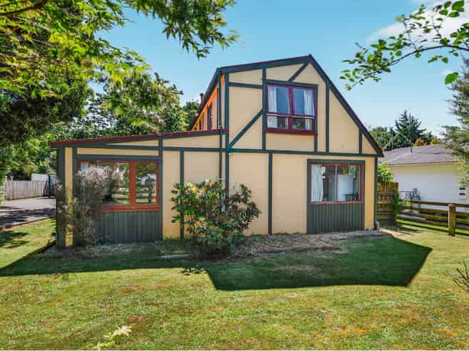 665 River Road, Broadlands Forest