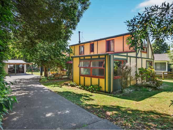 665 River Road, Broadlands Forest