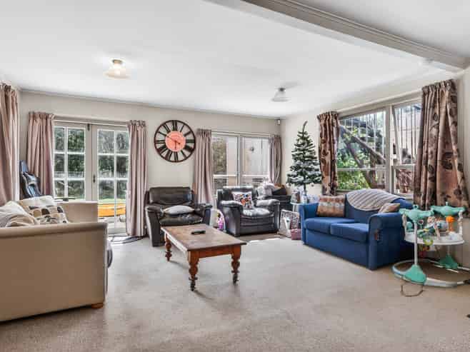 665 River Road, Broadlands Forest