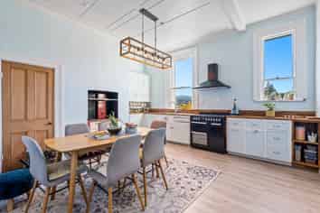 12 Colonsay Street, Lawrence