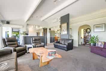 10 Isel Place, STOKE