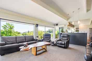 10 Isel Place, STOKE